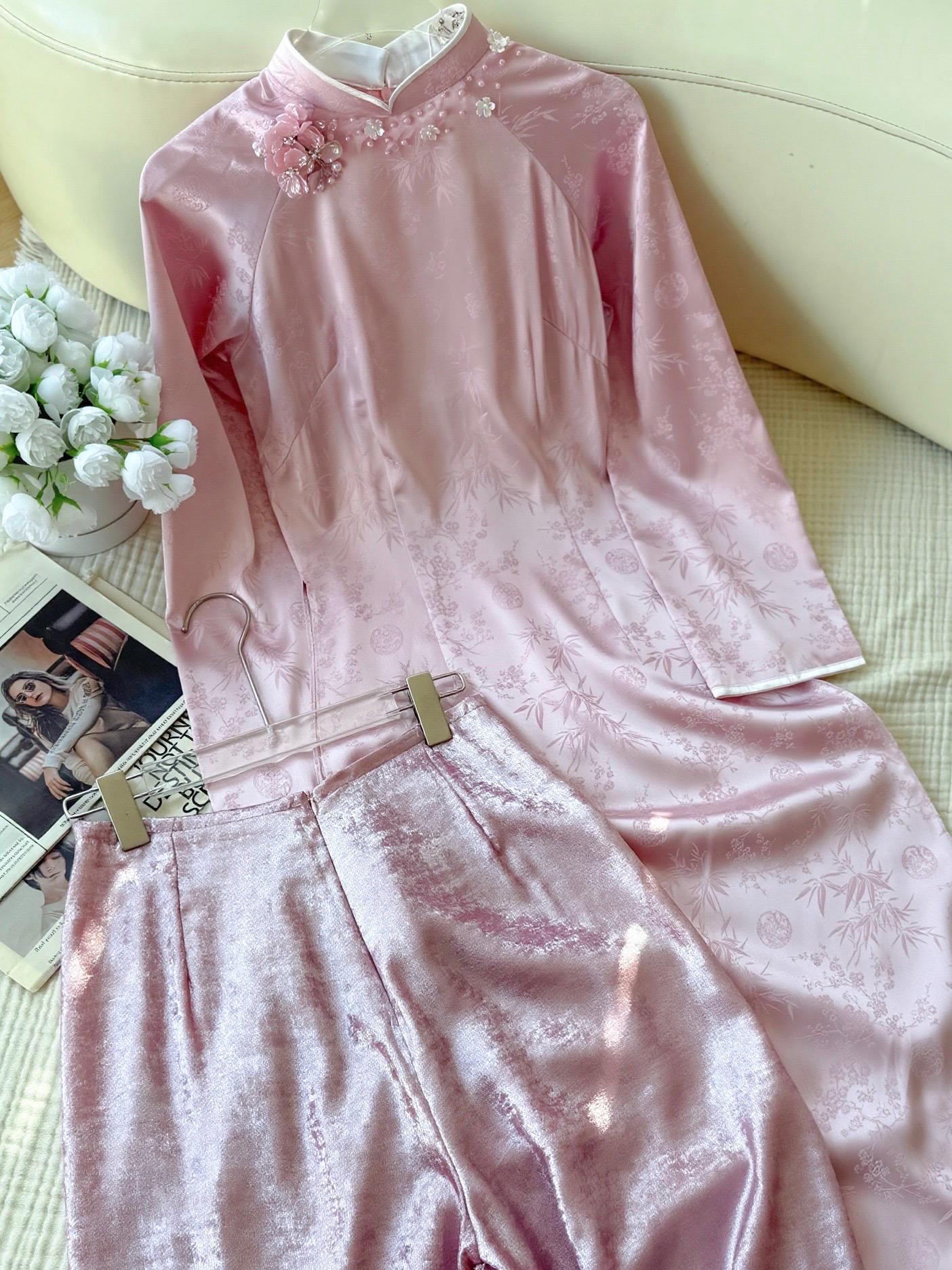 Jacquard silk Ao dai with floral embellishments - Ao dai truyen thong - Vietnamese traditional dress for women