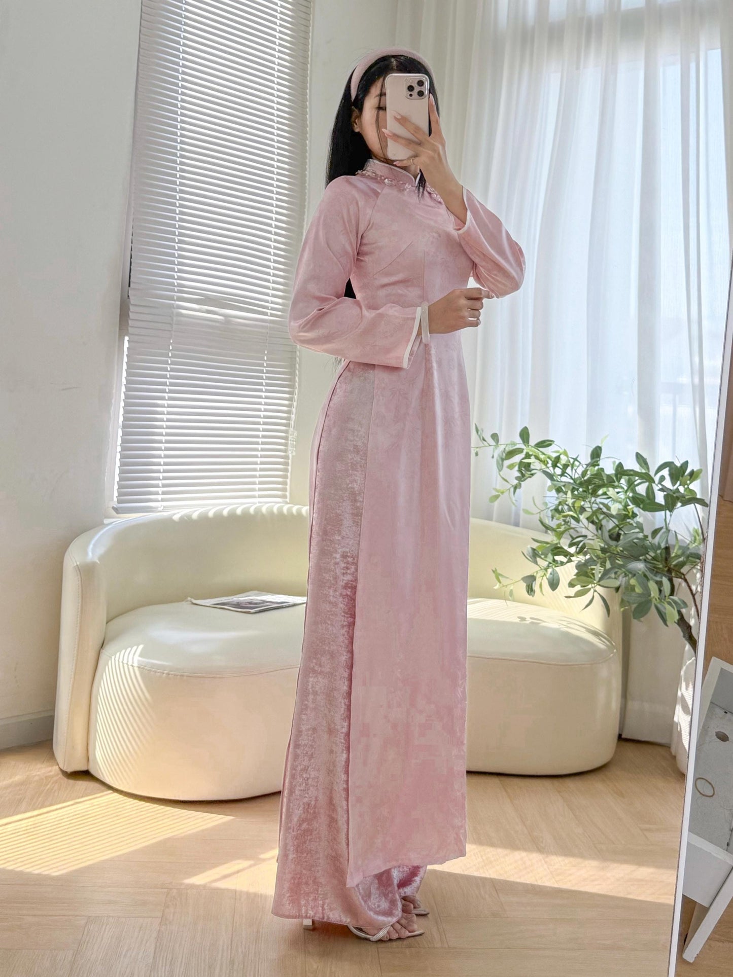 Jacquard silk Ao dai with floral embellishments - Ao dai truyen thong - Vietnamese traditional dress for women